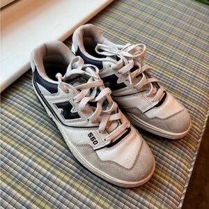 White & Navy New Balance 550s